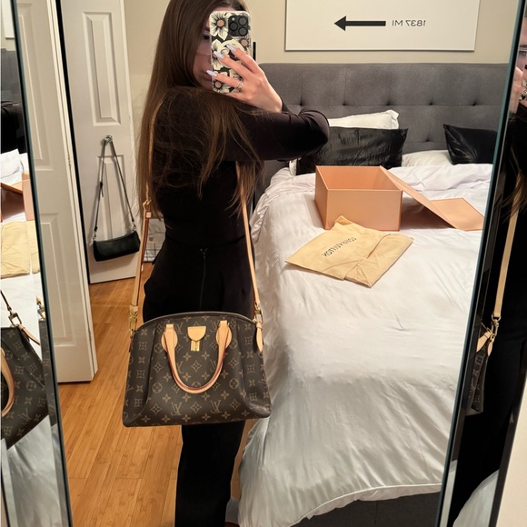 Authentic Louis Vuitton Rivoli PM Bag! - Picture 9 of 14